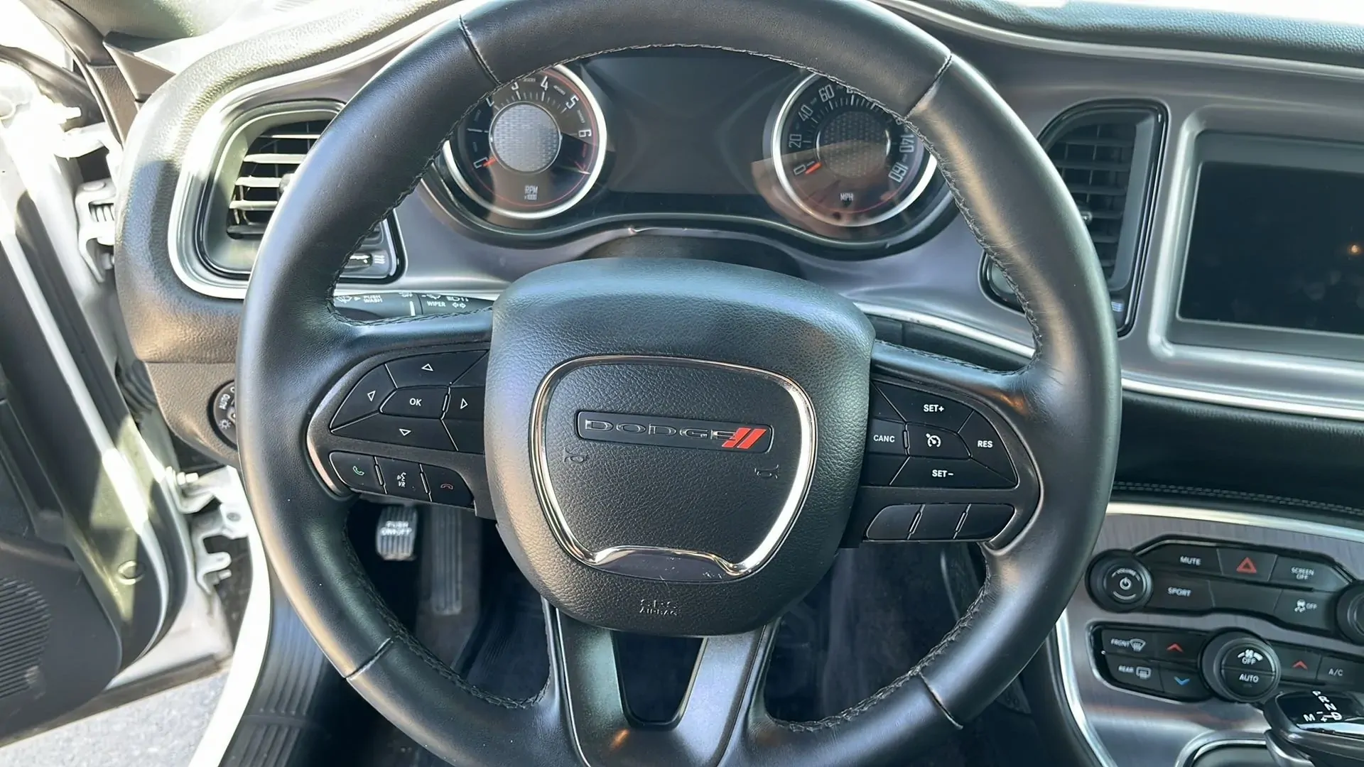 2018 Dodge Challenger/SXT