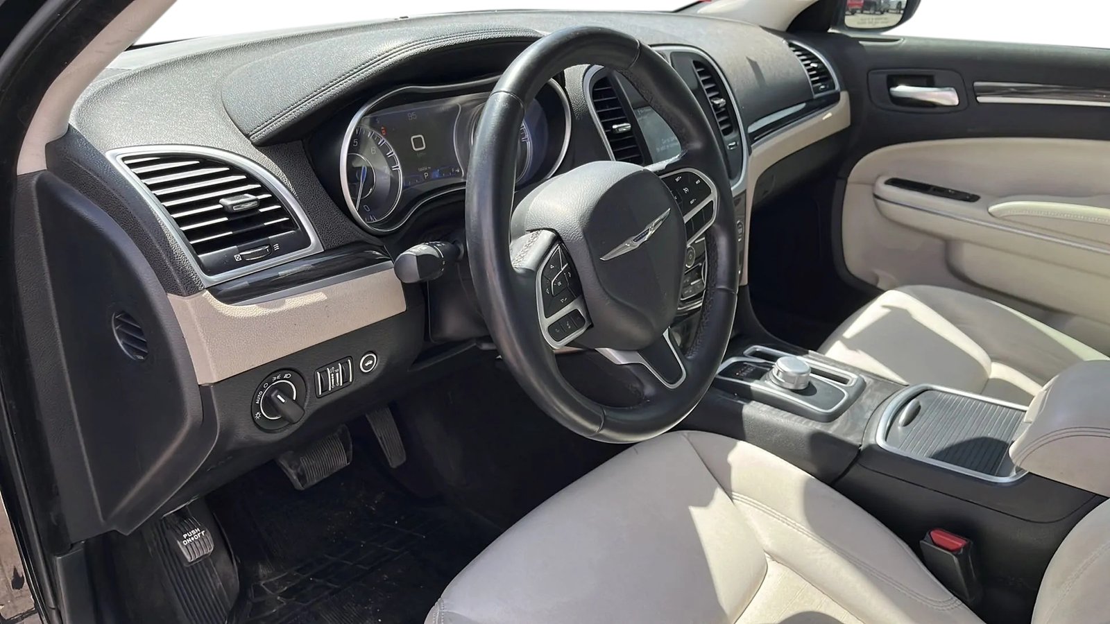 2019 Chrysler 300/Touring