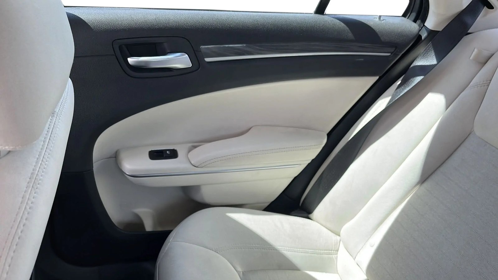 2019 Chrysler 300/Touring