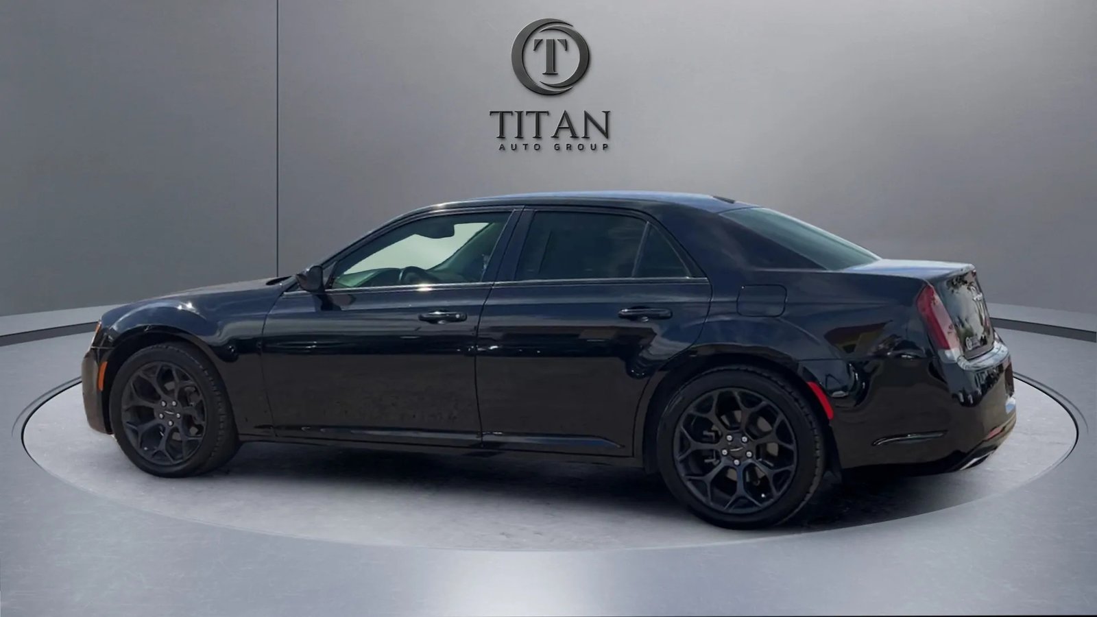 2019 Chrysler 300/Touring