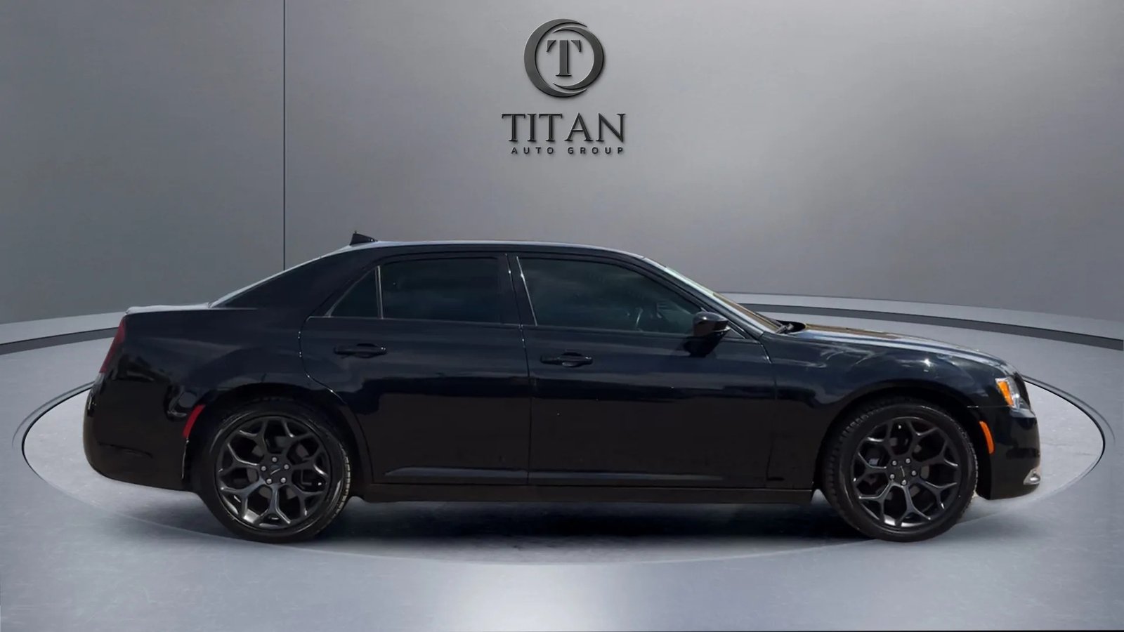 2019 Chrysler 300/Touring