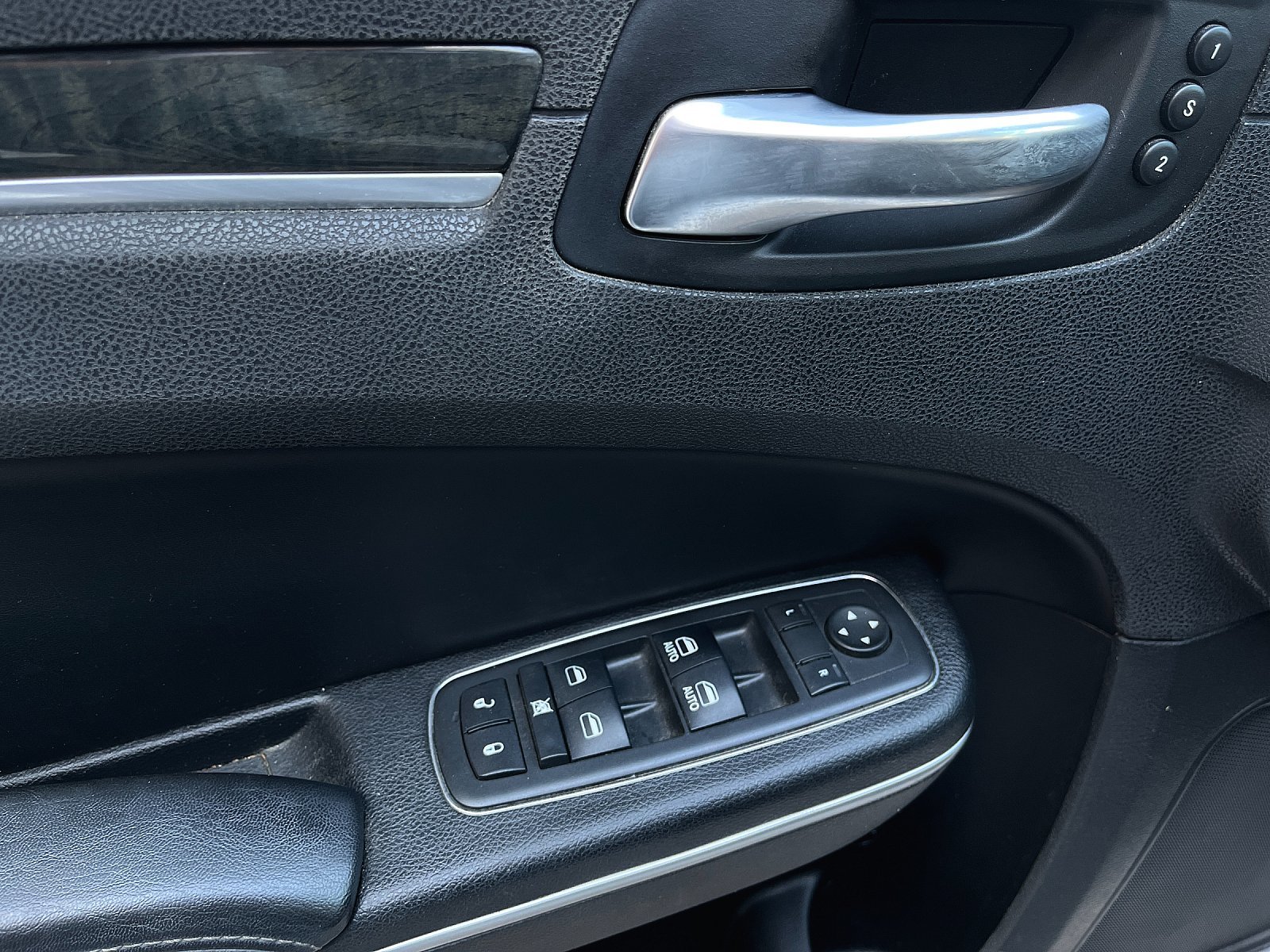 2019 Chrysler 300/Limited RWD