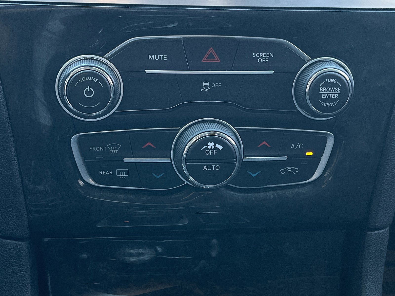 2019 Chrysler 300/Limited RWD