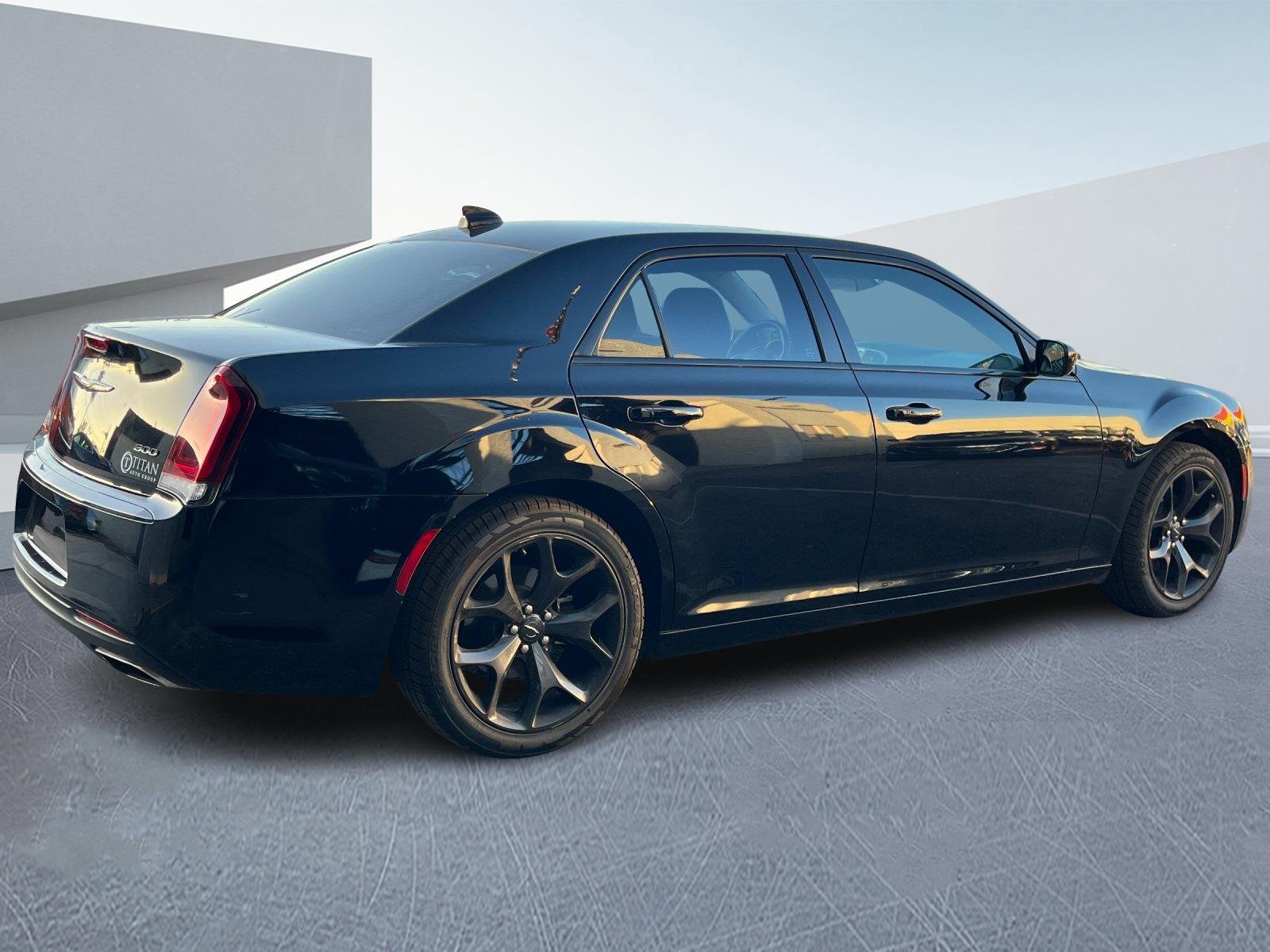 2020 Chrysler 300 Price and Features