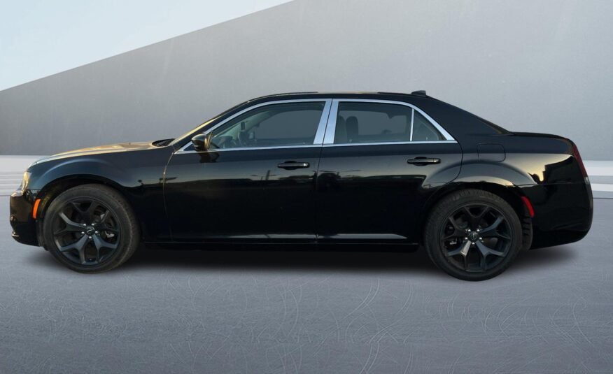 2020 Chrysler 300 Price and Features