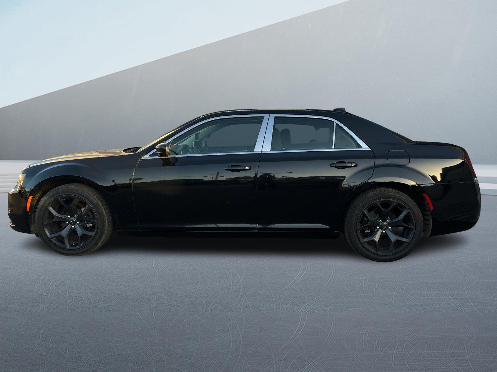 2020 Chrysler 300 Price and Features
