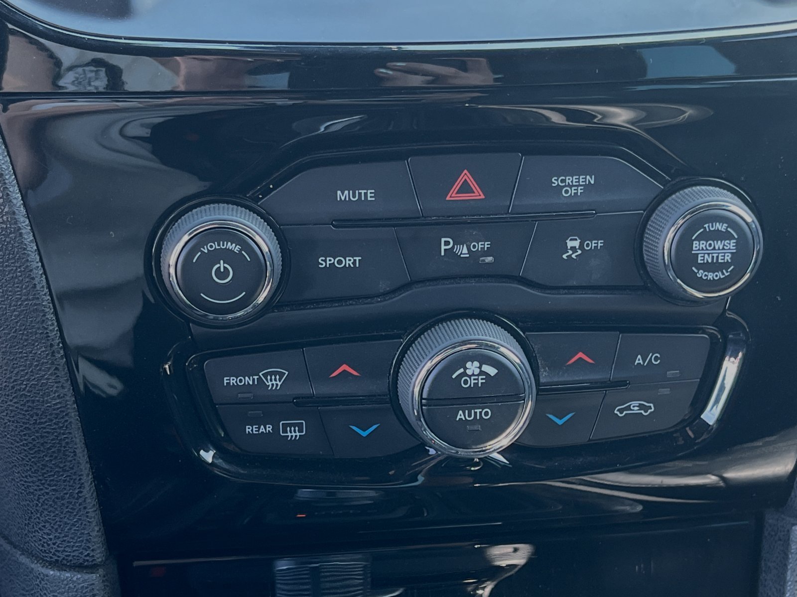 2021 Chrysler 300 Price and Specs