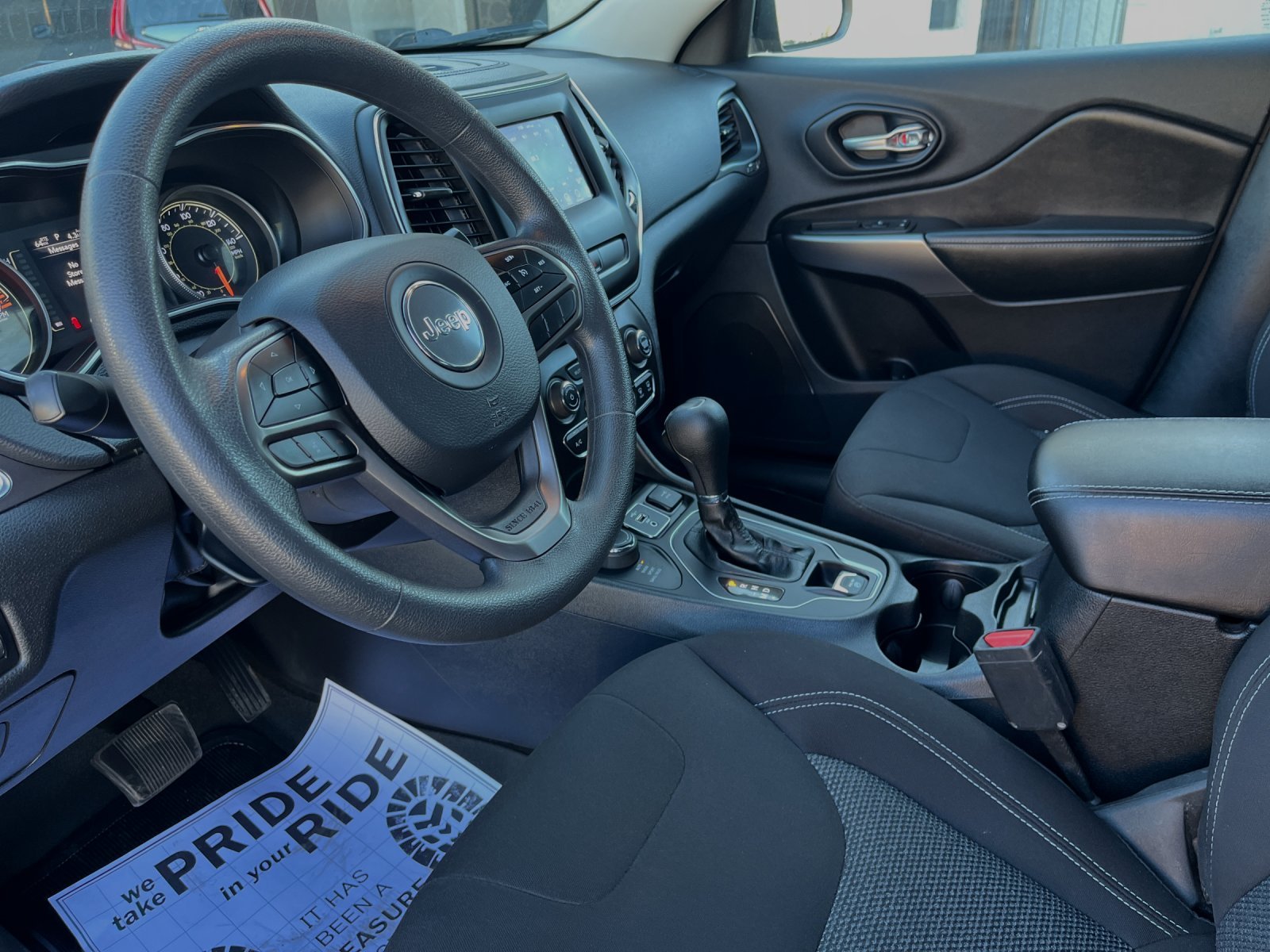 (2020) Jeep Cherokee