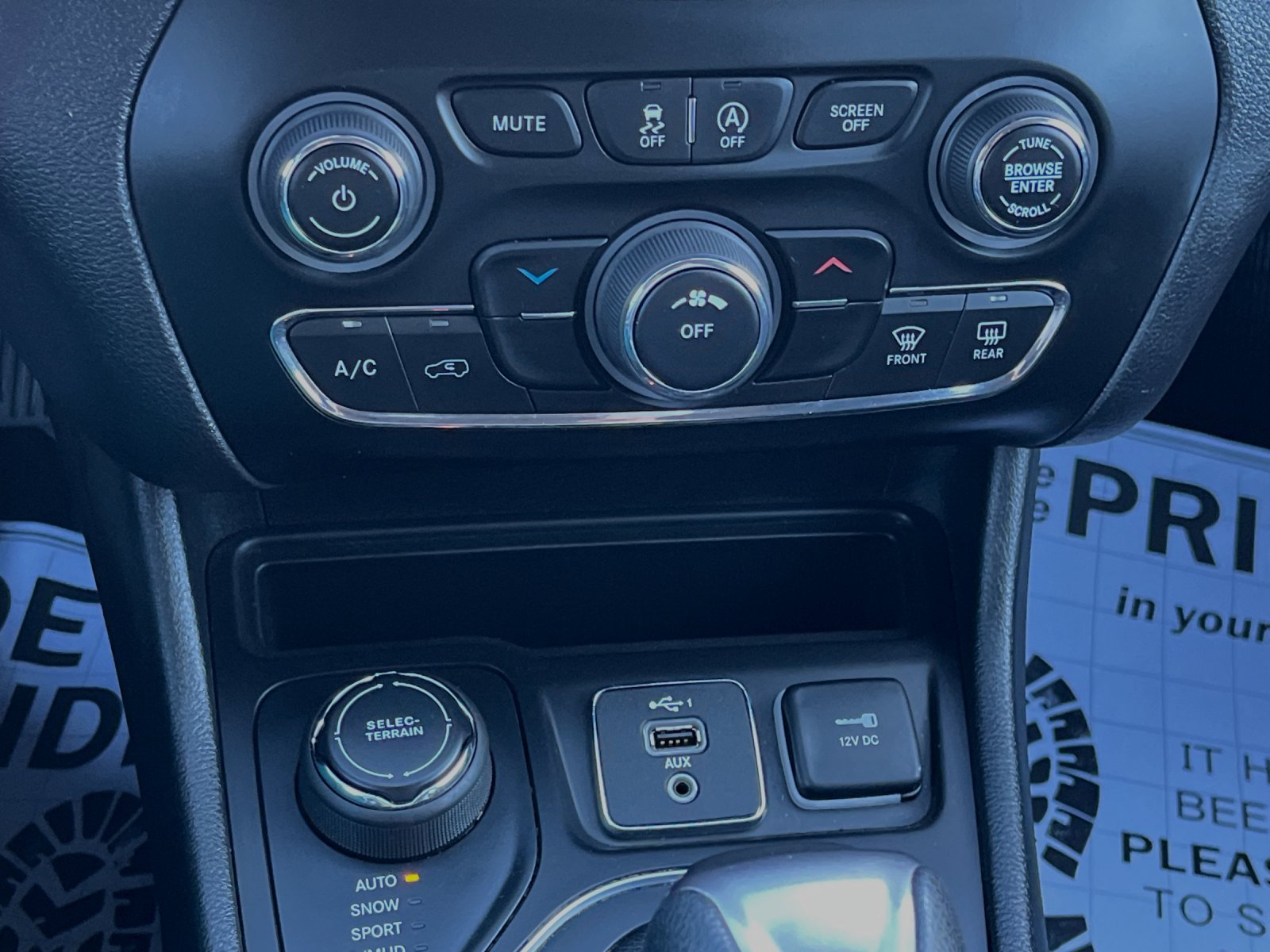 (2020) Jeep Cherokee